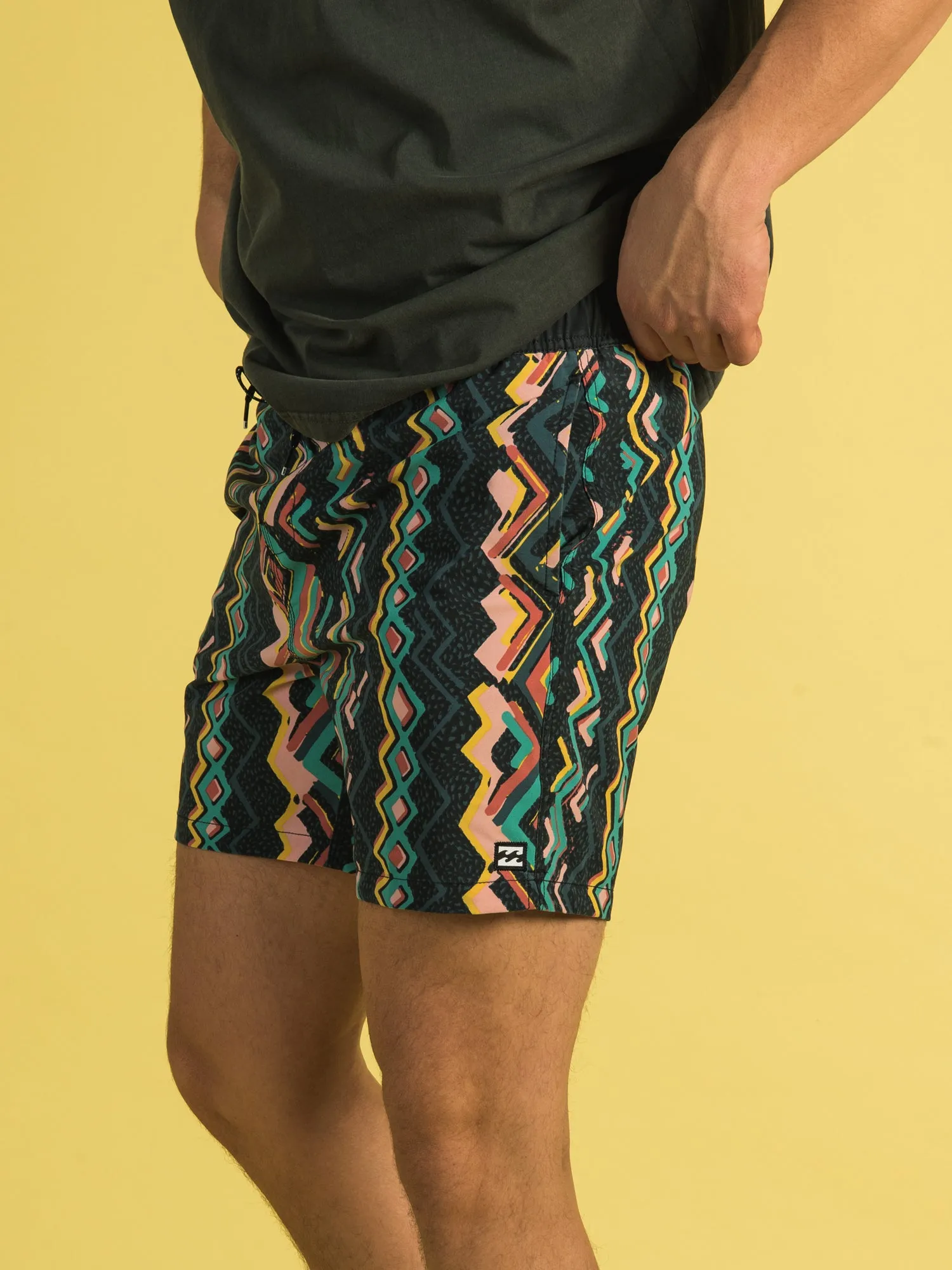 BILLABONG SUNDAYS LAYBACK 17" B-SHORT  - CLEARANCE