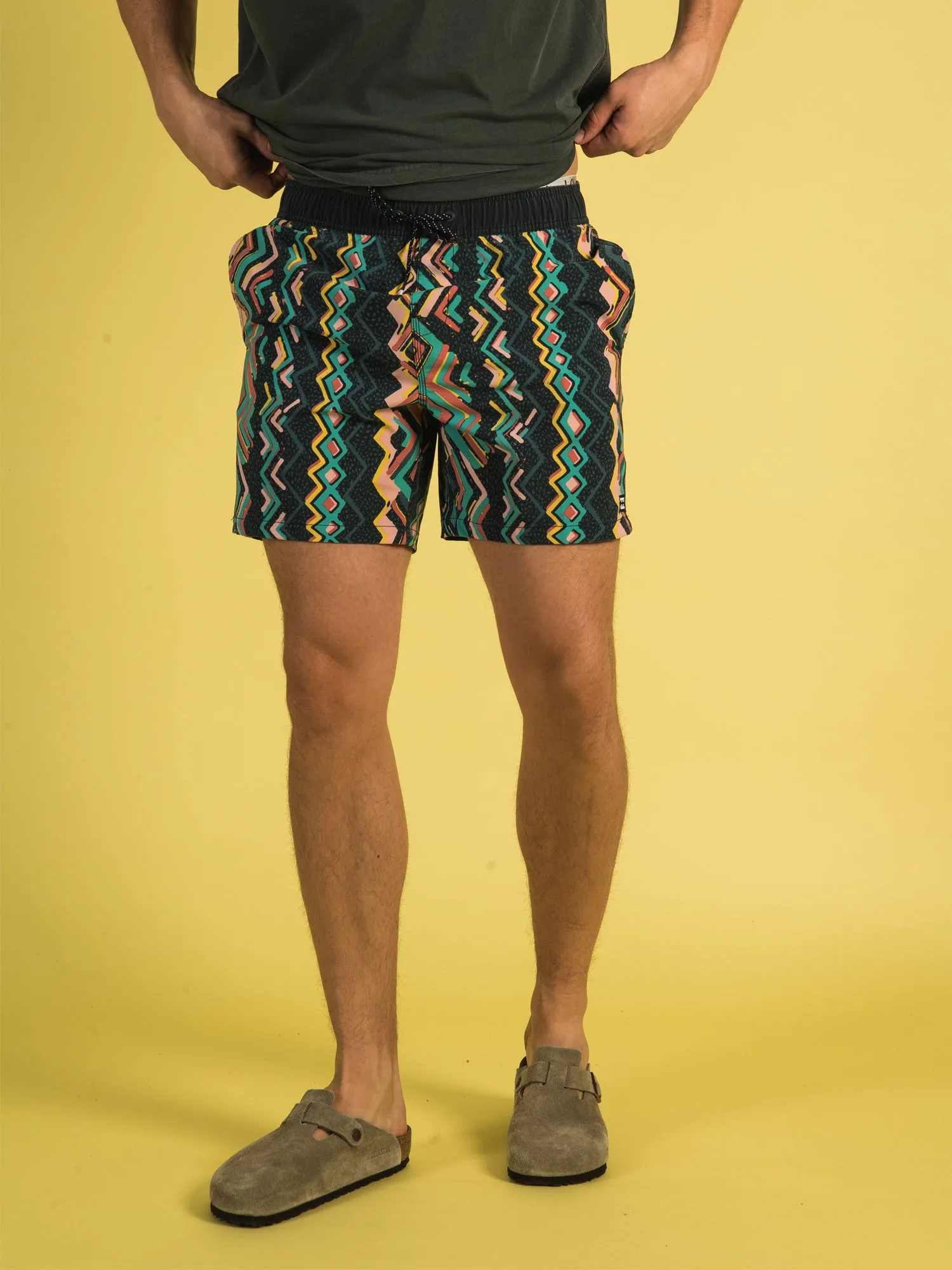 BILLABONG SUNDAYS LAYBACK 17" B-SHORT  - CLEARANCE