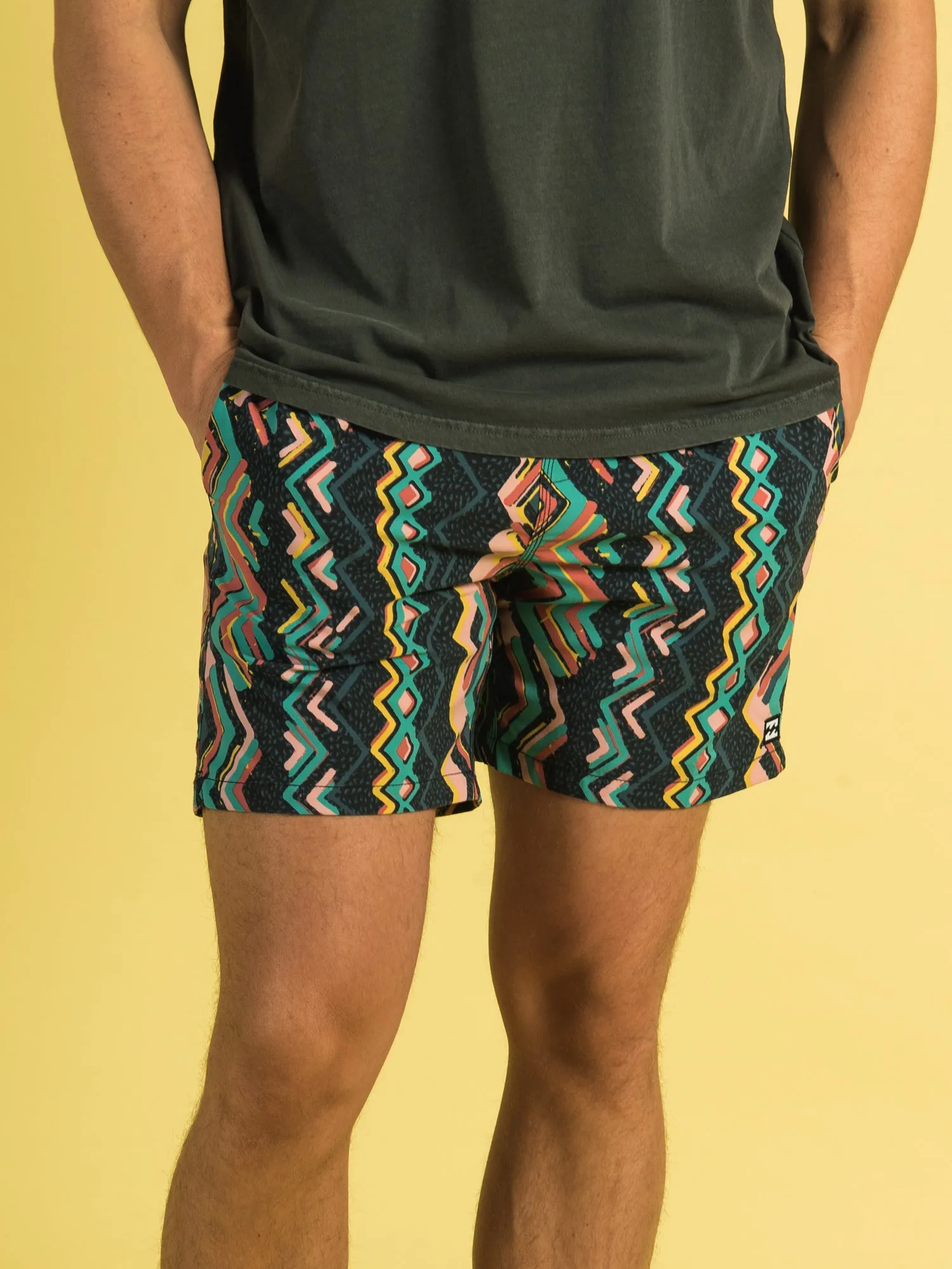 BILLABONG SUNDAYS LAYBACK 17" B-SHORT  - CLEARANCE