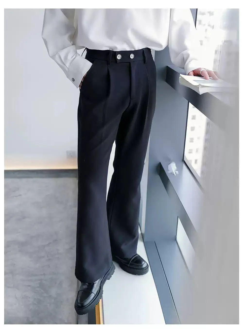 Chuan Straight Clean Fit Flared Trousers