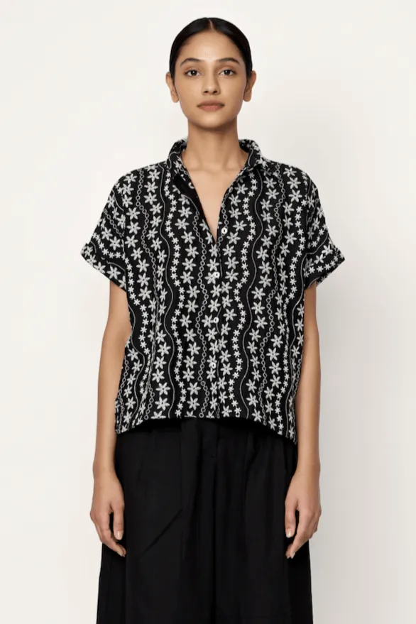 Relaxed Short Sleeve Shirt - Embroidered Floral